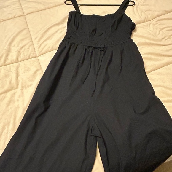 Universal Threads Black Jumper/Romper - Picture 6 of 13
